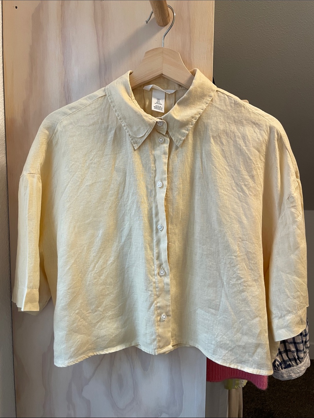 H&M linen crop blouse button up buttery yellow size small cute!